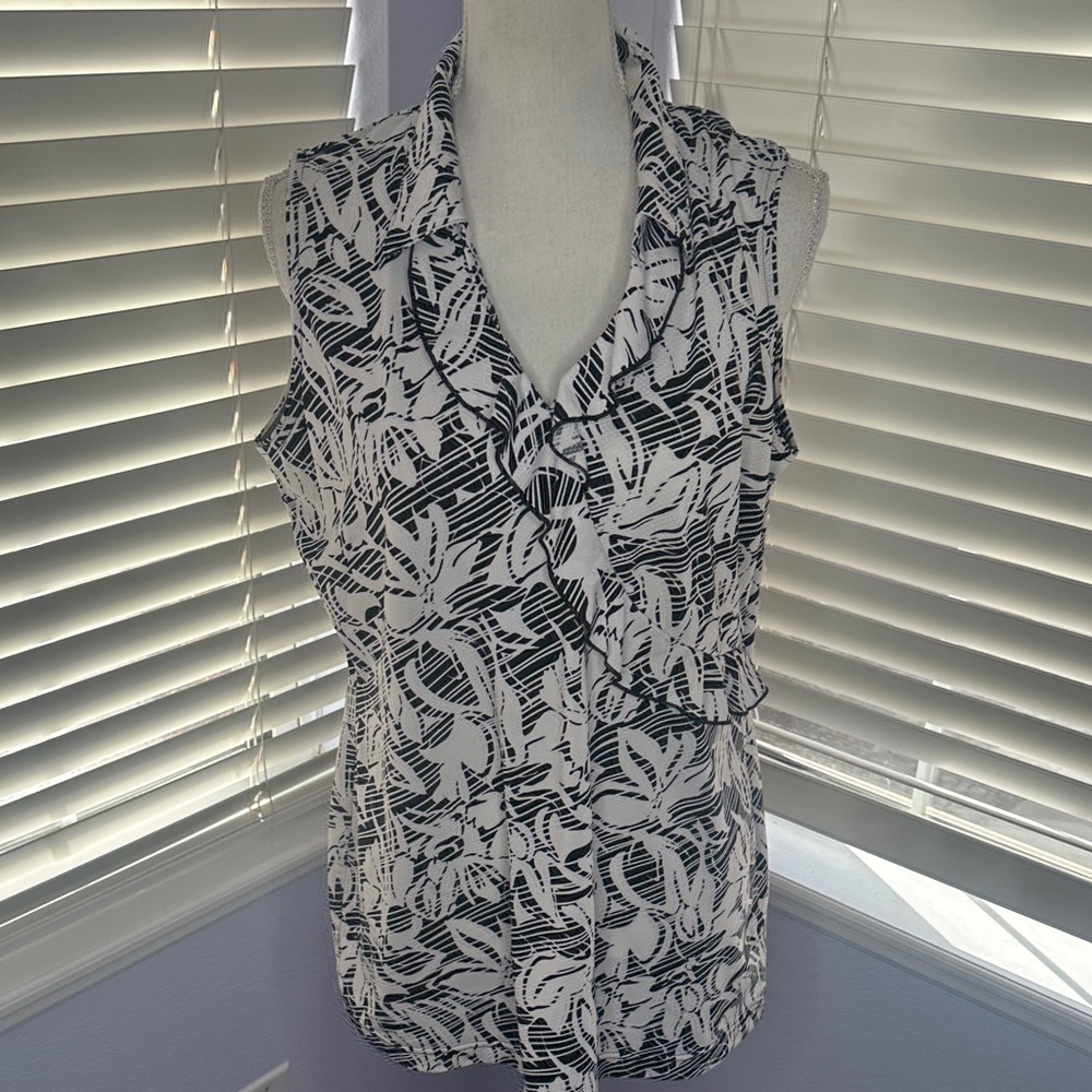 Sport Haley Black and White Leaf Print Sleeveless Top